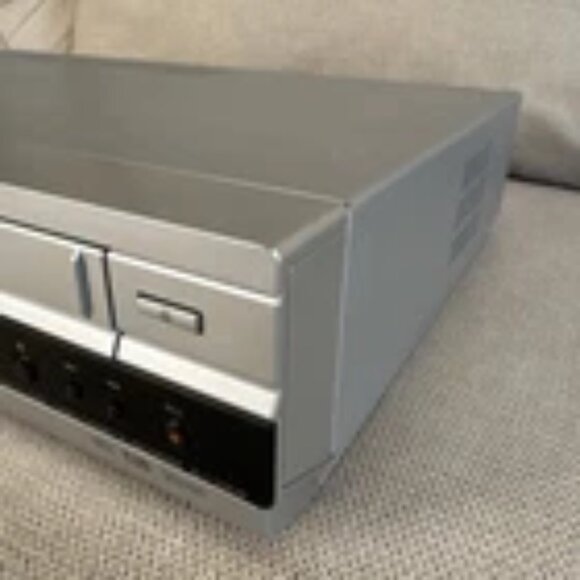 Sony SLV-D261P DVD VCR Player Combo Tape Recorder Tested Working No Remote - Picture 4 of 12